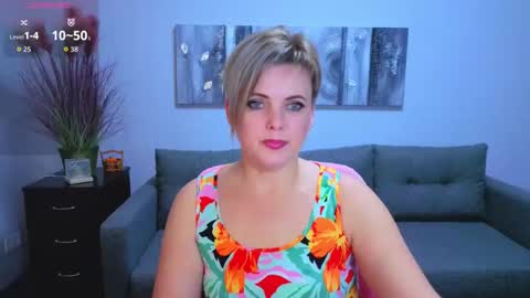 Julia online show from November 2025 12:59:01 PM