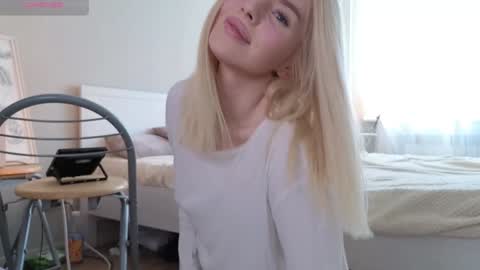 Molly online show from December 2024 06:11:02 AM