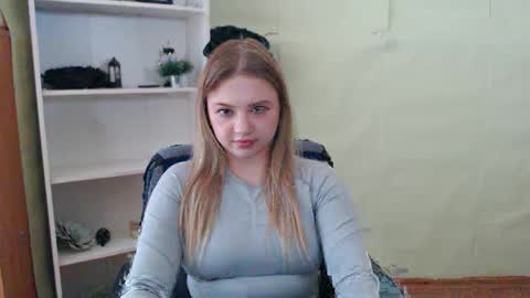 juliacrazy_ online show from February 2025 08:54:02 AM