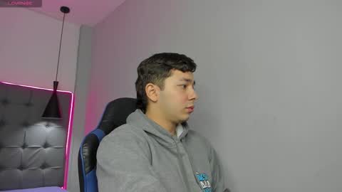 julian_smith21 online show from March 2026 12:22:02 PM