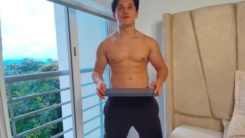 julian_wallace online show from February 2026 10:48:02 PM