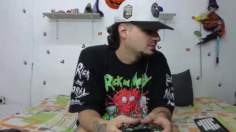 julian_whitee654 online show from December 2024 03:21:01 PM