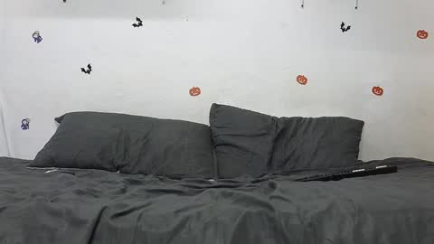 julian_whitee654 online show from January 2025 04:54:02 PM