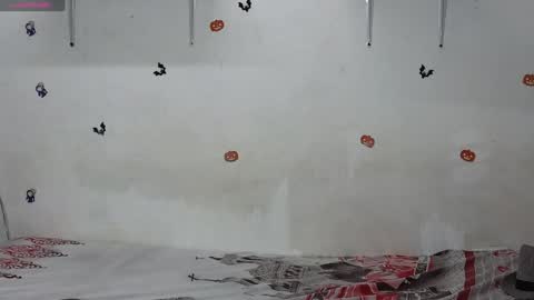 julian_whitee654 online show from February 2025 11:15:02 PM