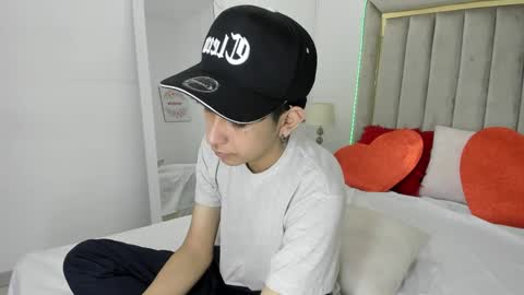 Julian online show from February 2026 07:50:02 PM