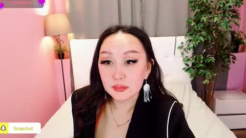Julianna online show from February 2025 04:55:01 PM