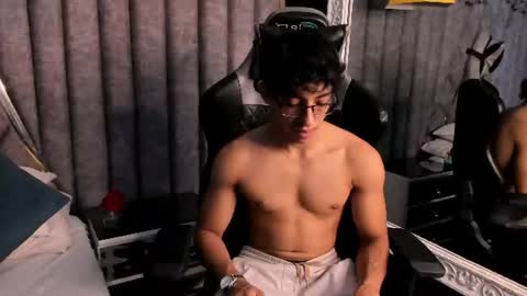 Julian online show from July 2026 09:33:01 PM