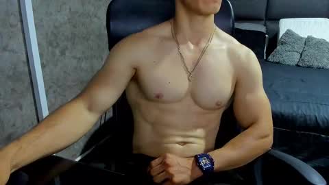 Julian online show from October 2025 12:57:02 PM