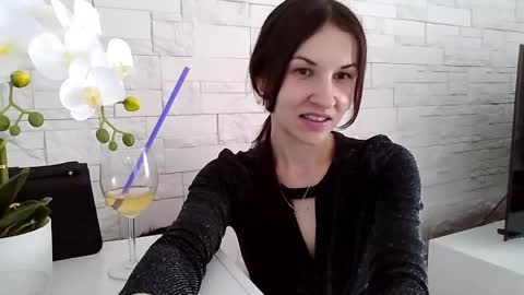 Julia online show from June 2026 02:39:01 PM