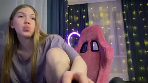 Snapshot of juliatnink chatting on March 2025 08:16:02 PM juliatnink online show from March 2025 08:16:02 PM