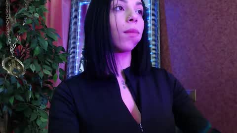 Maria online show from November 2025 07:03:01 AM