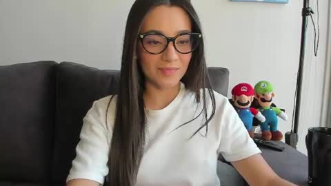 Jeimy Help me to reach 100 thumbs up online show from July 2026 10:49:02 PM