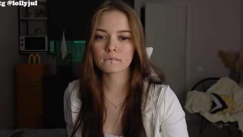 julidropp online show from October 2025 07:20:01 PM