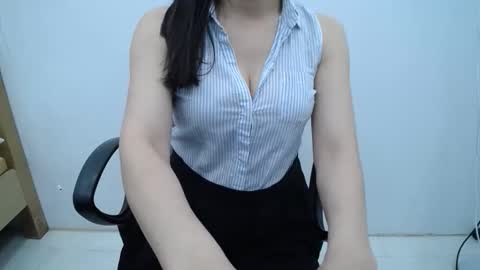 Snapshot of julie9x chatting on May 2026 07:55:02 PM julie9x online show from May 2026 07:55:02 PM