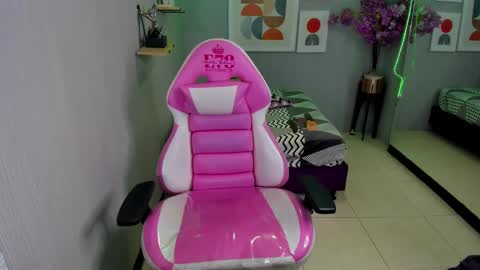 julie coper online show from December 2024 10:41:01 PM