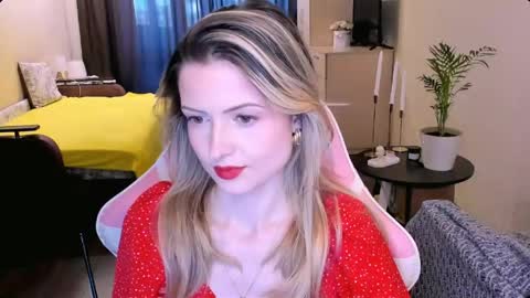Snapshot of julie_flores chatting on April 2026 02:14:02 PM Julie online show from April 2026 02:14:02 PM