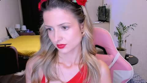 Snapshot of julie_flores chatting on April 2026 05:41:02 PM Julie online show from April 2026 05:41:02 PM