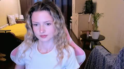 Snapshot of julie_flores chatting on May 2026 02:33:02 PM Julie online show from May 2026 02:33:02 PM