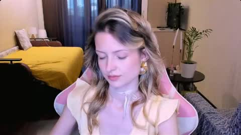Snapshot of julie_flores chatting on May 2026 02:58:02 PM Julie online show from May 2026 02:58:02 PM
