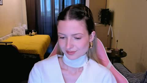 Snapshot of julie_flores chatting on May 2026 02:35:01 PM Julie online show from May 2026 02:35:01 PM