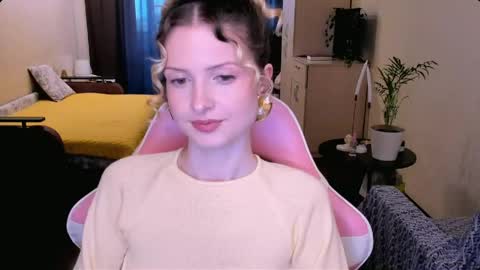 Snapshot of julie_flores chatting on May 2026 01:29:02 PM Julie online show from May 2026 01:29:02 PM