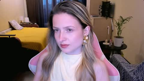 Snapshot of julie_flores chatting on May 2026 03:06:01 PM Julie online show from May 2026 03:06:01 PM