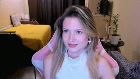 Snapshot of julie_flores chatting on May 2026 02:36:01 PM Julie online show from May 2026 02:36:01 PM