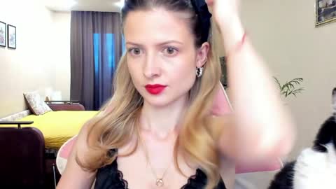Snapshot of julie_flores chatting on June 2026 02:41:01 PM Julie online show from June 2026 02:41:01 PM