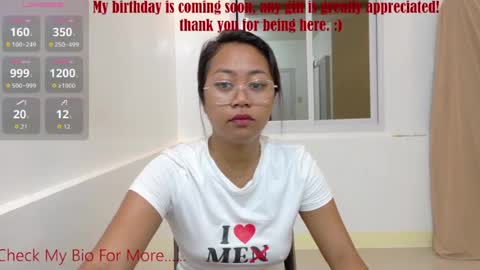 Snapshot of julie_vixen chatting on July 2026 08:55:01 PM julie_vixen online show from July 2026 08:55:01 PM