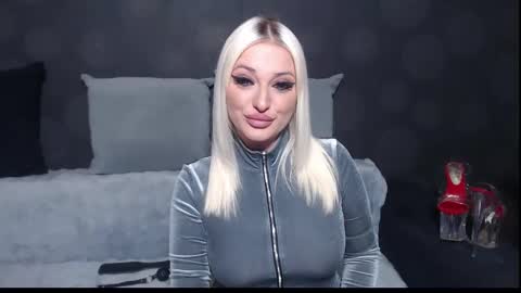 Snapshot of juliediamond chatting on February 2025 10:07:02 PM julia online show from February 2025 10:07:02 PM