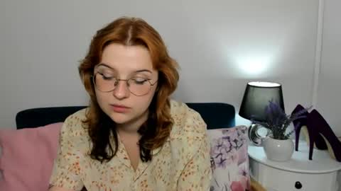 juliegentle online show from July 2026 04:50:01 PM