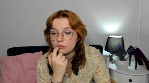 juliegentle online show from July 2026 06:20:01 PM