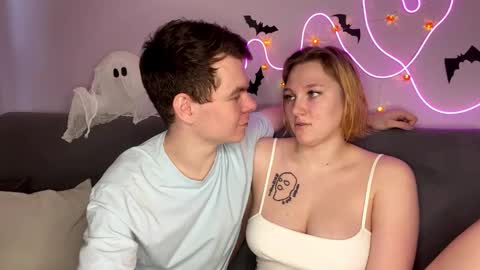 Julie and Thomas online show from October 2025 08:05:02 AM