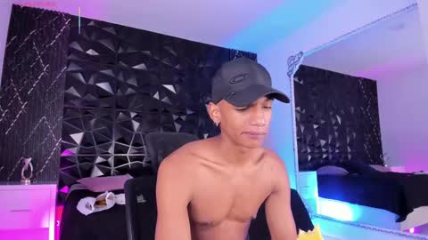 Julien online show from October 2025 12:23:02 PM