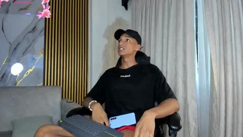 Julien online show from November 2025 11:54:02 AM