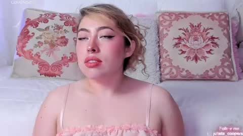 Snapshot of julieta_cooper20 chatting on May 2026 04:51:02 AM Juli online show from May 2026 04:51:02 AM