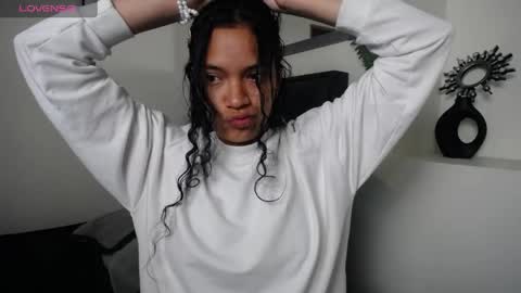 Snapshot of julieta_parker7 chatting on June 2026 01:39:01 AM Julieta online show from June 2026 01:39:01 AM