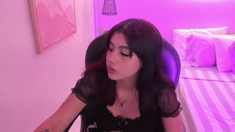 Julieth  online show from February 2026 07:43:01 PM