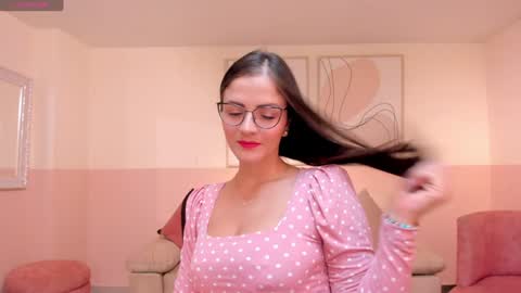Snapshot of juliettabasset chatting on January 2025 12:07:02 PM JULIETTA online show from January 2025 12:07:02 PM