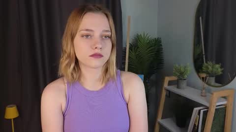 Mia online show from October 2025 03:18:01 AM