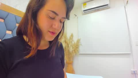 juliette_pretty_ online show from November 2025 07:13:02 PM