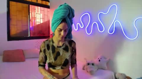 juliette online show from November 2025 07:05:02 PM