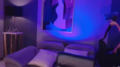 Juliette Moreau online show from March 2026 08:04:02 PM