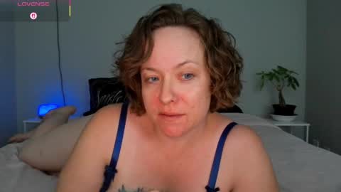 Snapshot of julimonroe chatting on April 2026 03:04:02 AM Juli Monroe online show from April 2026 03:04:02 AM