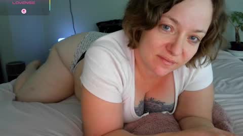 Snapshot of julimonroe chatting on May 2026 04:51:02 AM Juli Monroe online show from May 2026 04:51:02 AM