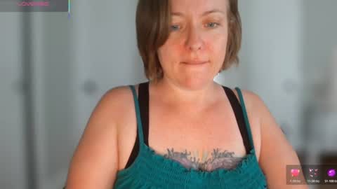 Snapshot of julimonroe chatting on June 2026 05:00:01 PM Juli Monroe online show from June 2026 05:00:01 PM