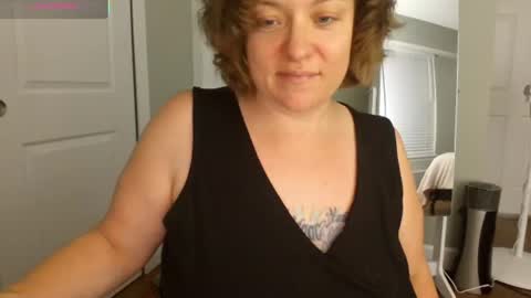 Snapshot of julimonroe chatting on June 2026 03:59:02 AM Juli Monroe online show from June 2026 03:59:02 AM