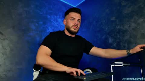 JULiUS   online show from April 2026 08:39:01 PM