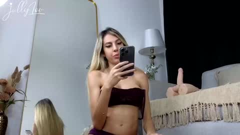 Jully Lov  online show from December 2024 09:39:02 PM