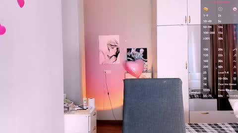 Snapshot of july_slowdive chatting on February 2025 12:48:01 PM Julie online show from February 2025 12:48:01 PM